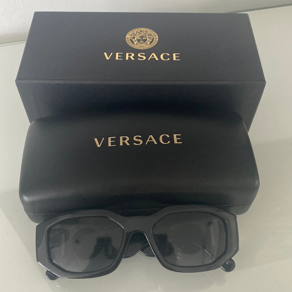 Versace shades model 4361 Gb1/87 53 18 140 3N unisex